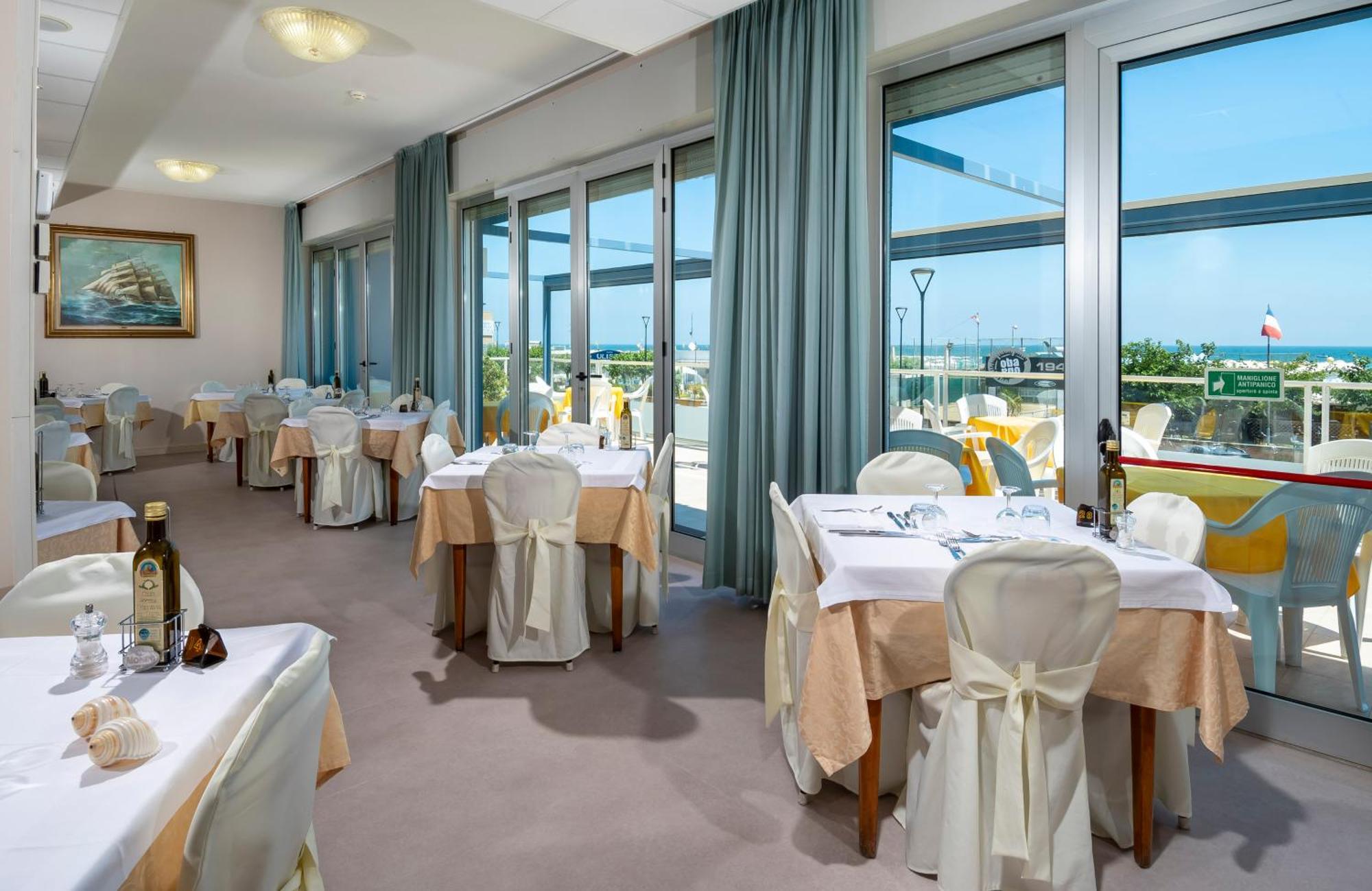 Astoria Hotel 3*